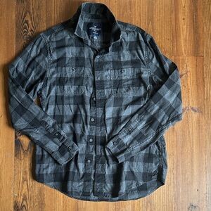 American Eagle Outfitters Gray & Black Plaid Button Down Long Sleeves Shirt, L